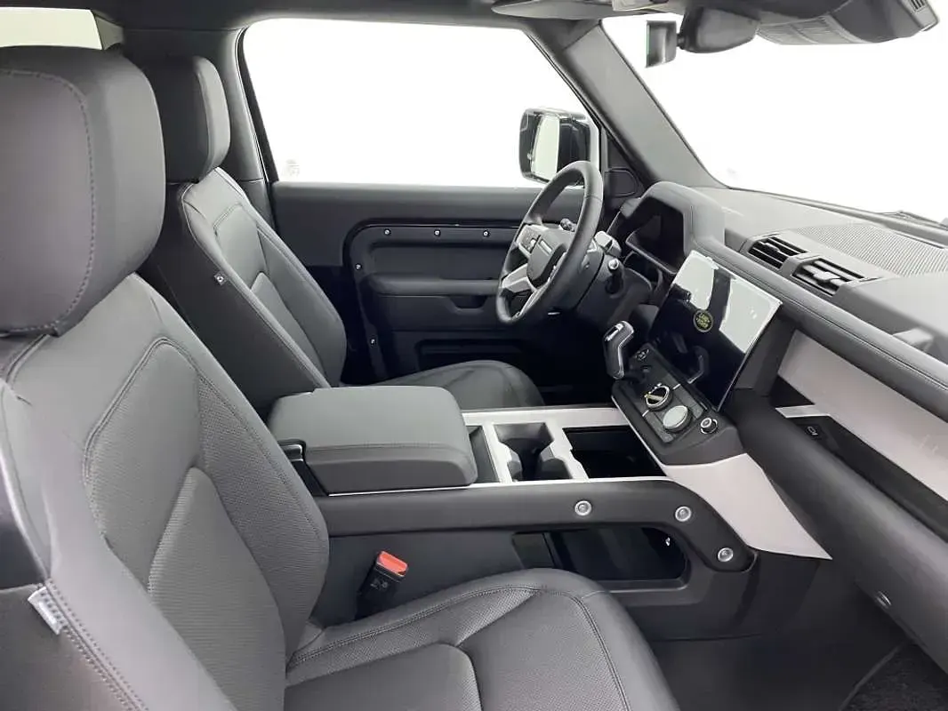 Usado Land Rover Defender S 249 CV (183 kW) 2025 Negro SUV