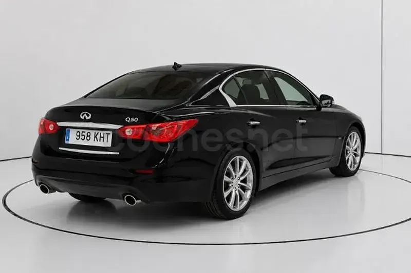 Usado Infiniti Q50 170 CV (125 kW) 2018 Negro Berlina