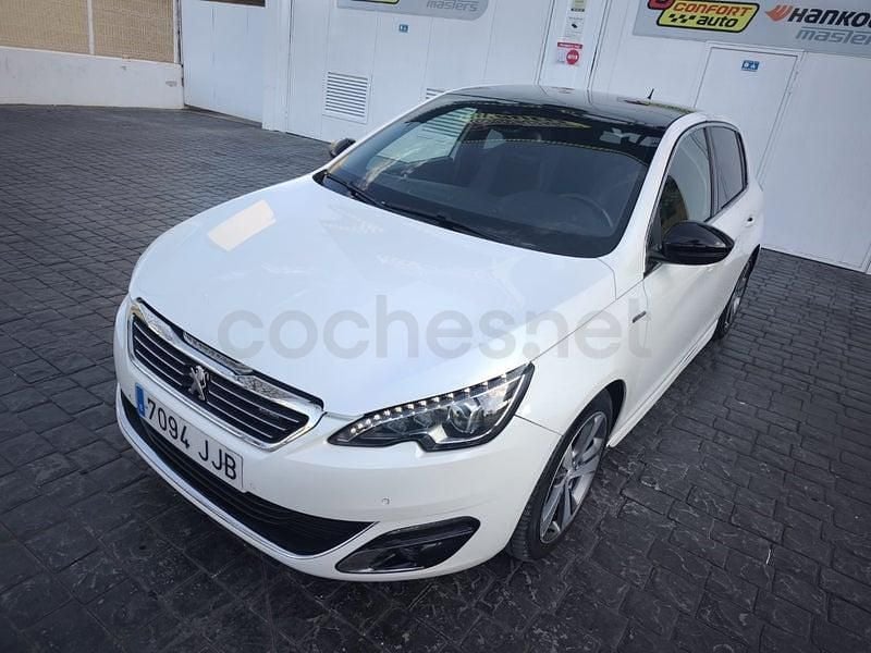 Usado Peugeot 308 GT-line 130 CV (95 kW) 2015 Blanco Berlina