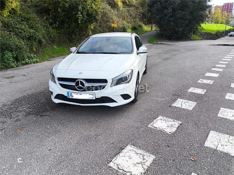 Blanco Usado 2016 Mercedes CLA200 Shooting Brake Familiar | 11.980 € (Buen precio) - Imagen 1/4