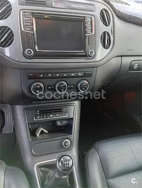 Usado VW Tiguan R-line 110 CV (80 kW) 2016 Gris / plata SUV