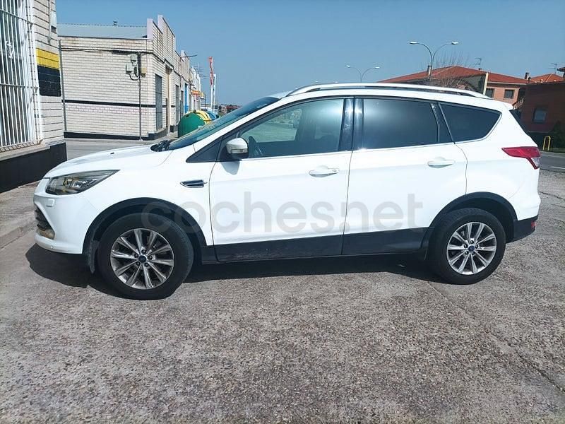Usado Ford Kuga Titanium 120 CV (88 kW) 2016 Blanco SUV