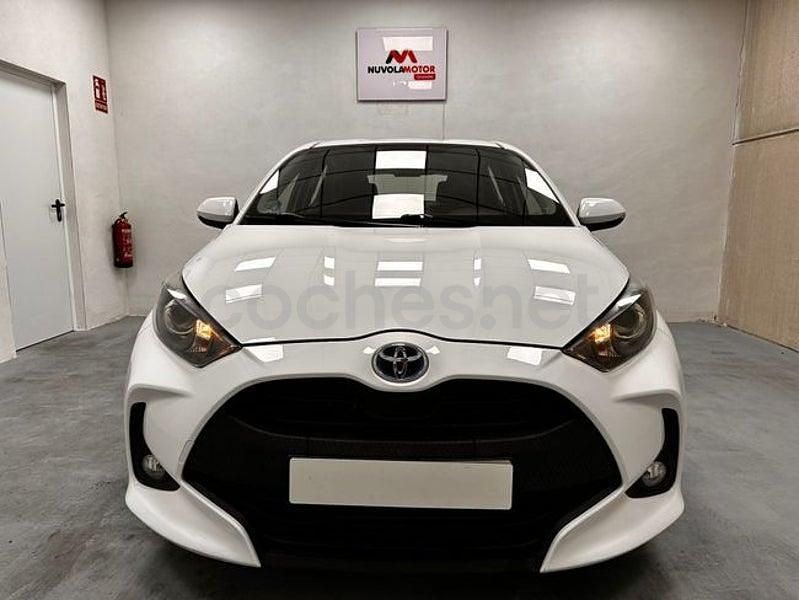 Usado Toyota Yaris Hybrid Active 116 CV (85 kW) 2021 Blanco Berlina