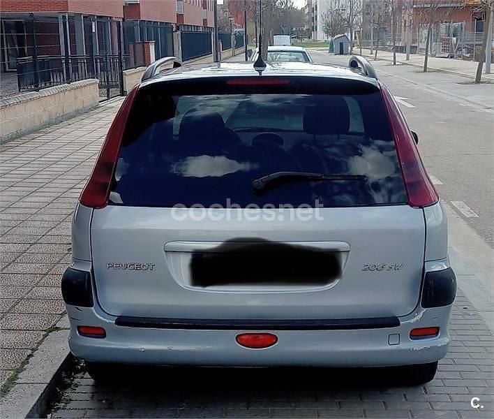 Usado Peugeot 206 Quiksilver 90 CV (66 kW) 2004 Gris / plata Familiar