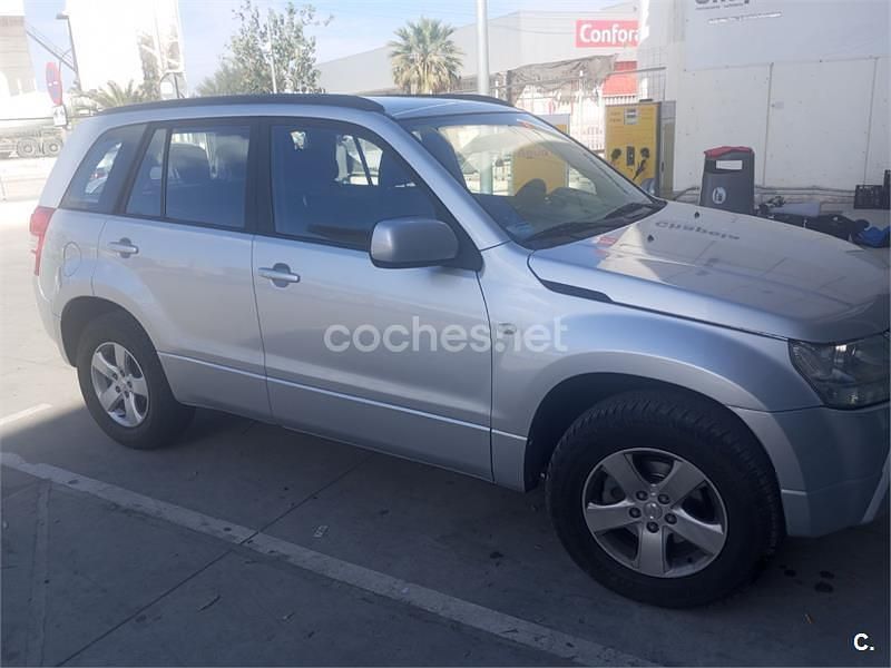 Gris / plata Usado 2006 Suzuki Grand Vitara SUV | 6500 € (Buen precio) - Imagen 1/4