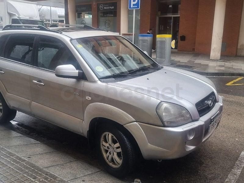 Usado Hyundai Tucson Comfort 140 CV (102 kW) 2007 Gris / plata SUV