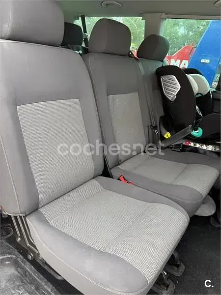 Usado VW Caravelle Trendline 180 CV (132 kW) 2014 Gris / plata Van