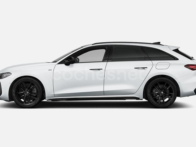 Usado Audi A5 Ambiente 204 CV (150 kW) 2025 Blanco Familiar