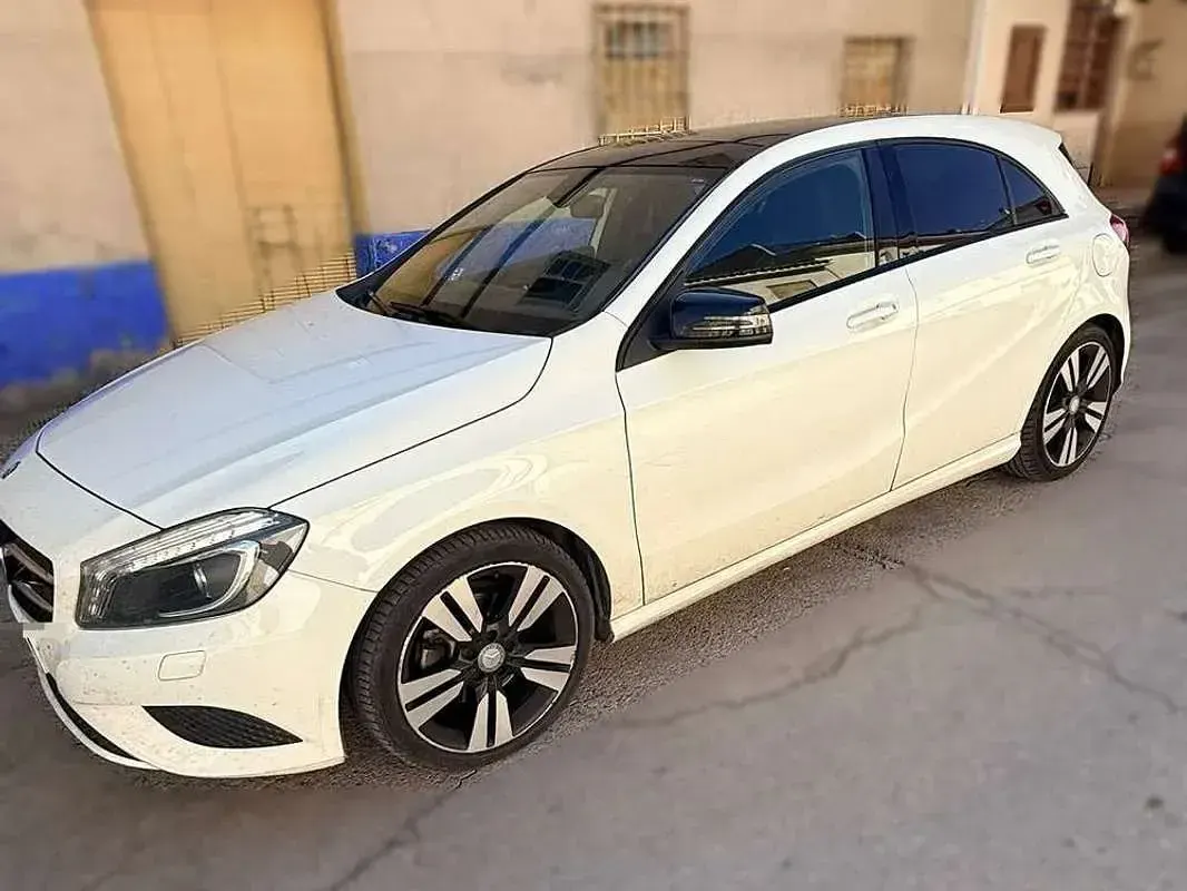 Usado Mercedes A200 Urban 136 CV (100 kW) 2014 Blanco Utilitario