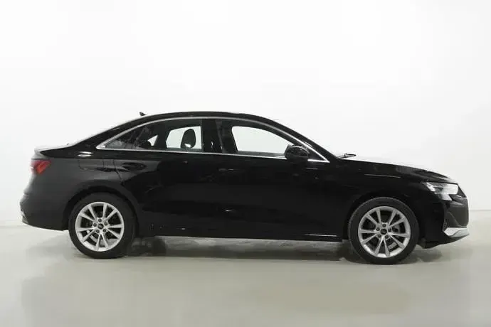 Usado Audi A3 Advanced Plus 116 CV (85 kW) 2025 Negro Berlina