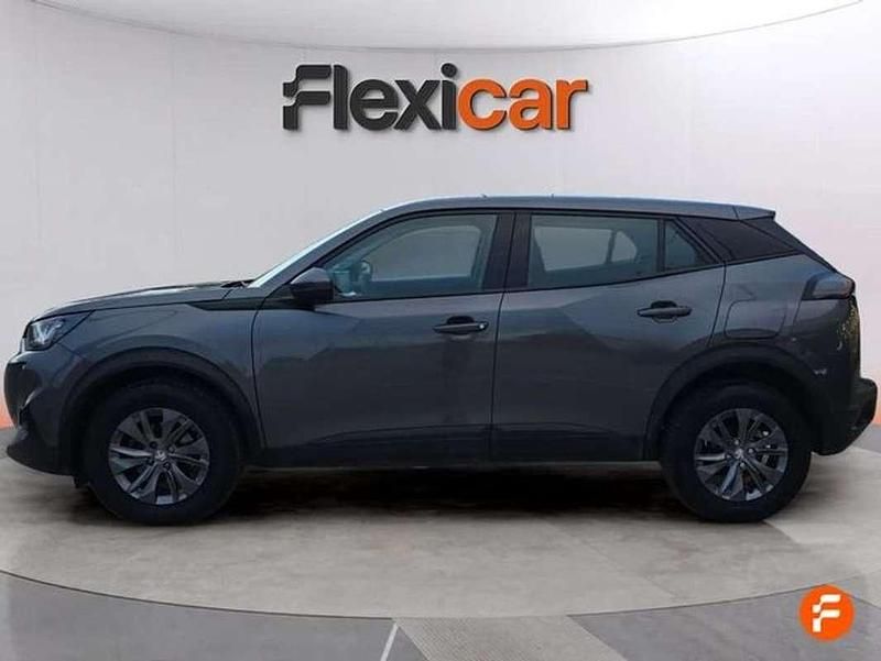 Usado Peugeot 2008 Active 110 CV (80 kW) 2021 Gris SUV
