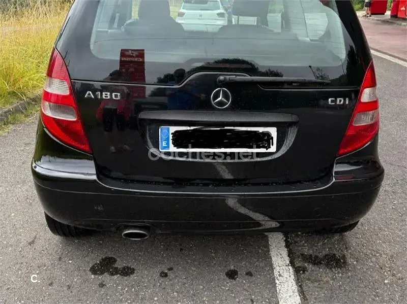Usado Mercedes A180 109 CV (80 kW) 2009 Negro Berlina