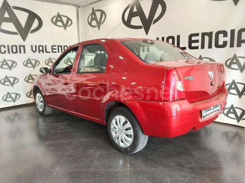 Usado Dacia Logan Lauréate 90 CV (66 kW) 2008 Granate Berlina