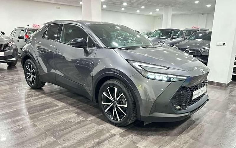 Usado Toyota C-HR Advance 140 CV (102 kW) 2025 Gris SUV