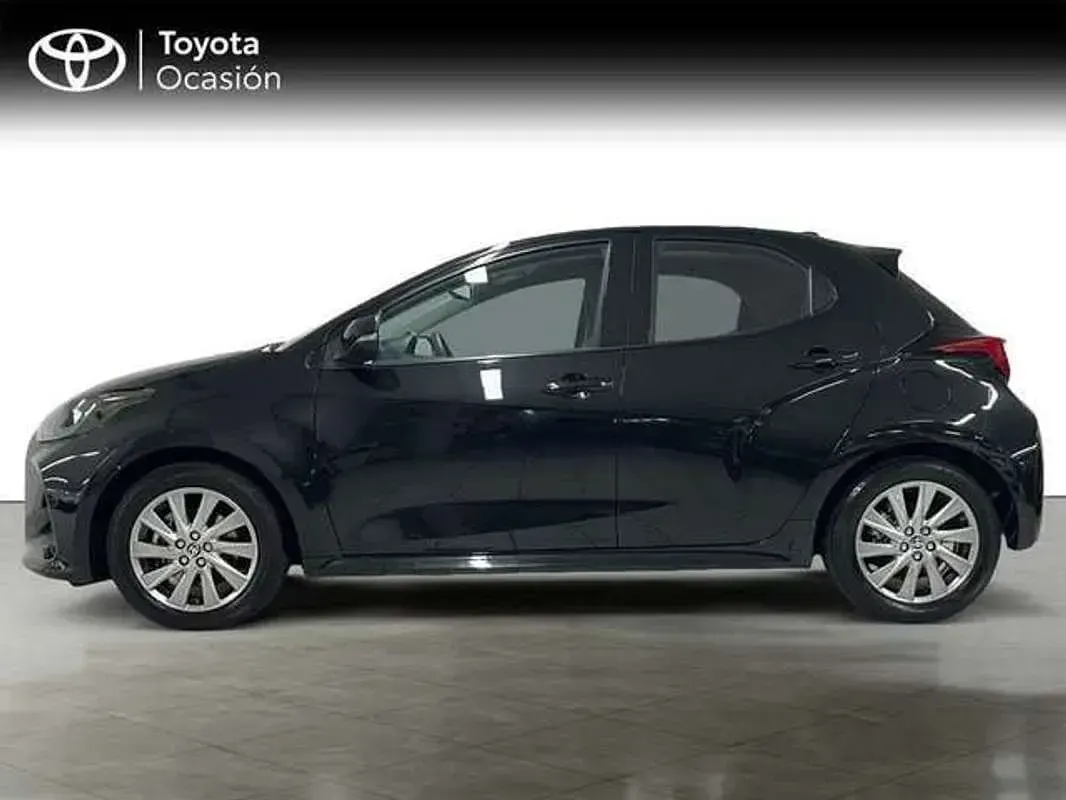 Usado Toyota Yaris Active 116 CV (85 kW) 2025 Negro Utilitario