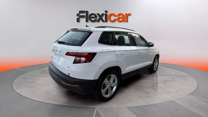 Usado Skoda Karoq Ambition 150 CV (110 kW) 2021 Blanco SUV