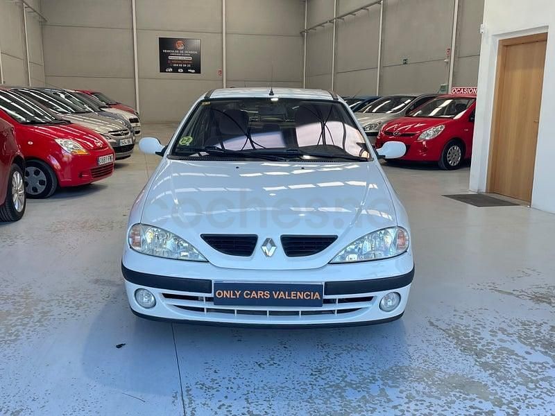 Usado Renault Mégane II Expression 110 CV (80 kW) 2002 Blanco Berlina