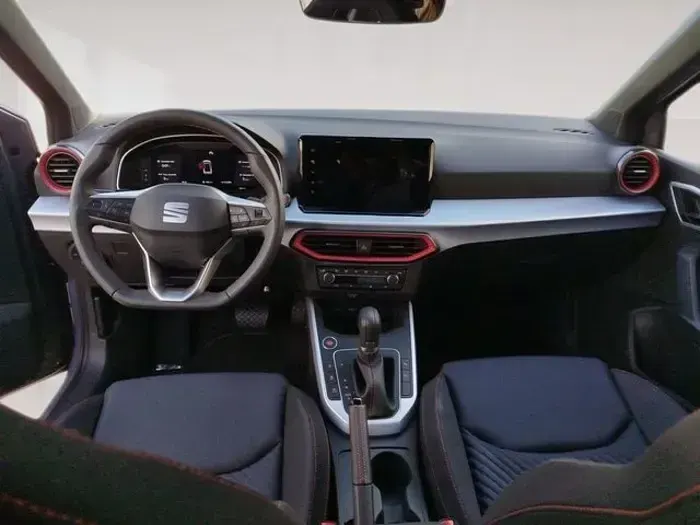 Usado Seat Arona FR 150 CV (110 kW) 2024 Gris SUV