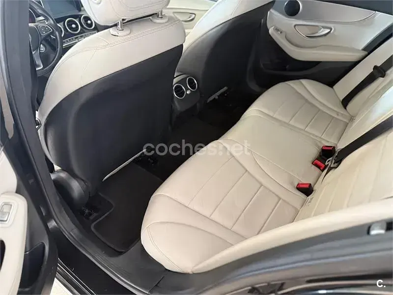 Usado Mercedes C220 170 CV (125 kW) 2015 Negro Familiar