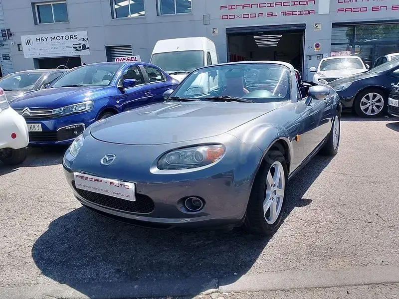 Usado Mazda MX5 Active 126 CV (92 kW) 2008 Gris / plata Descapotable
