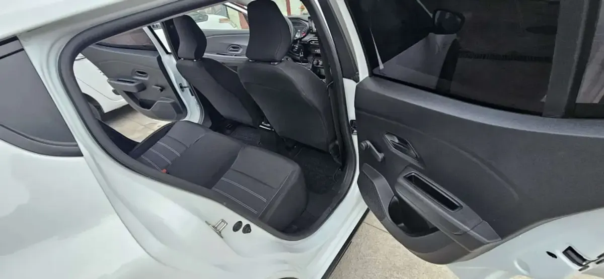 Usado Dacia Sandero Expression 101 CV (74 kW) 2024 Blanco Utilitario