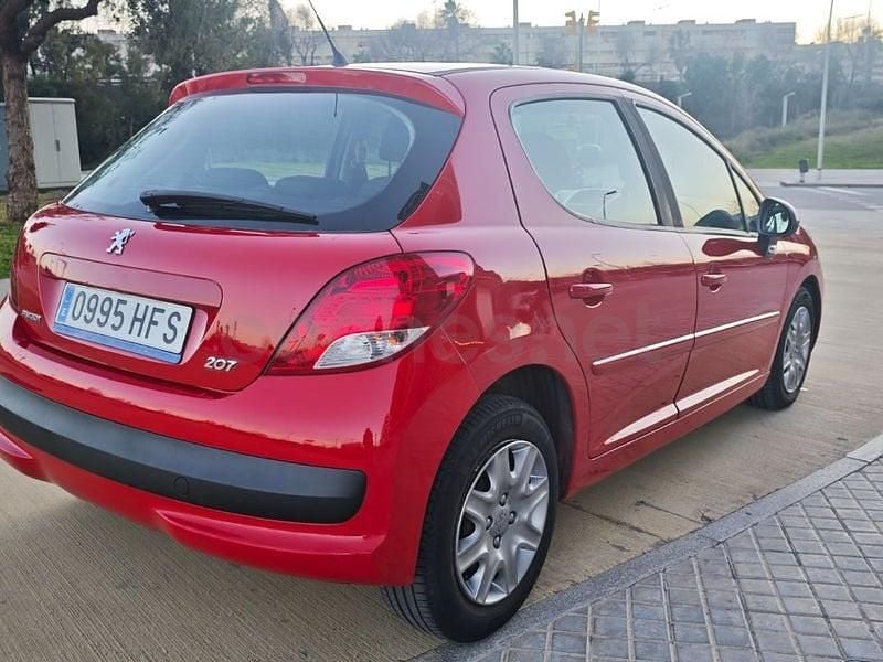Usado Peugeot 207 Active 95 CV (69 kW) 2011 Rojo Berlina