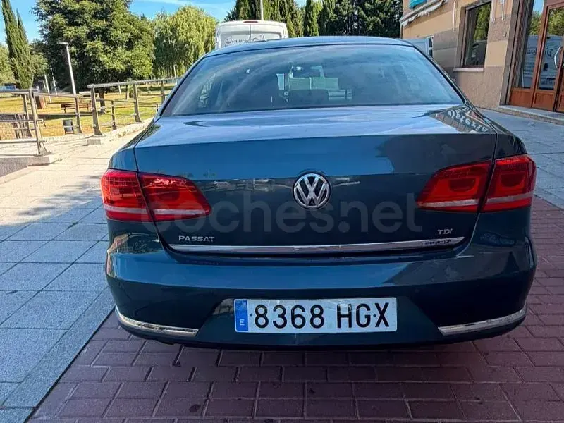 Usado VW Passat Advance 105 CV (77 kW) 2011 Gris / plata Familiar