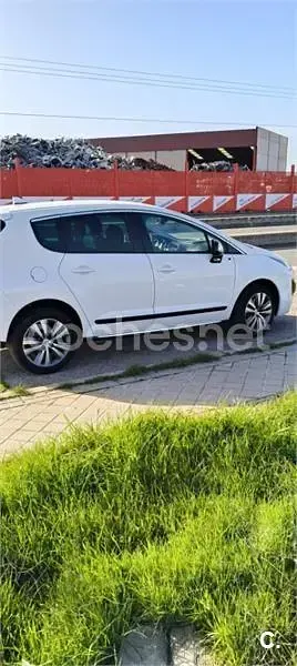 Usado Peugeot 3008 Style 150 CV (110 kW) 2015 Blanco Familiar
