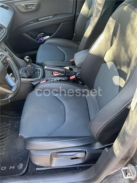 Usado Seat Leon ST CONNECT 110 CV (80 kW) 2016 Marrón Familiar