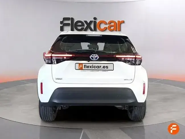 Usado Toyota Yaris Active 116 CV (85 kW) 2023 Blanco Utilitario