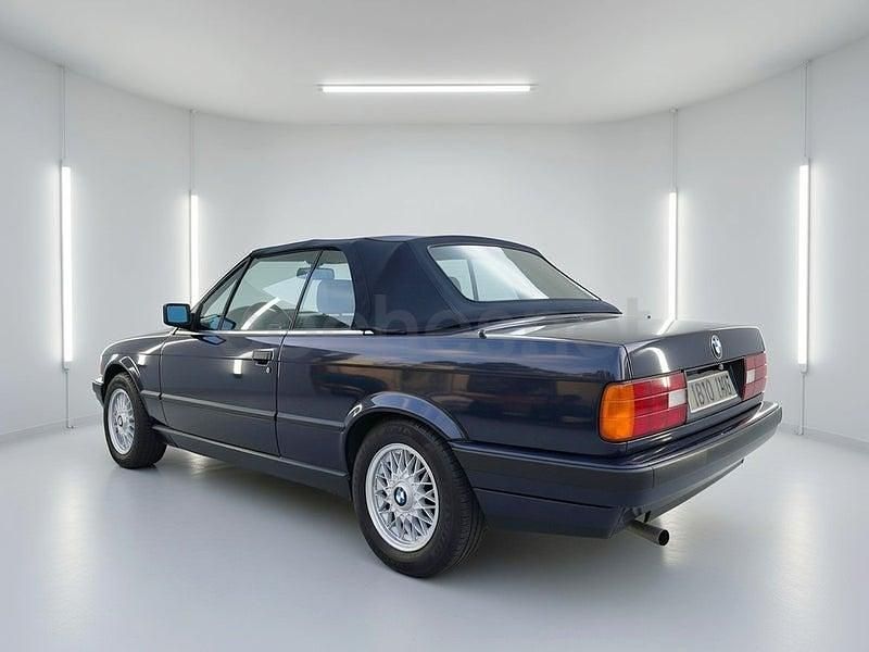 Usado BMW 318 Cabriolet 115 CV (84 kW) 1991 Azul Descapotable