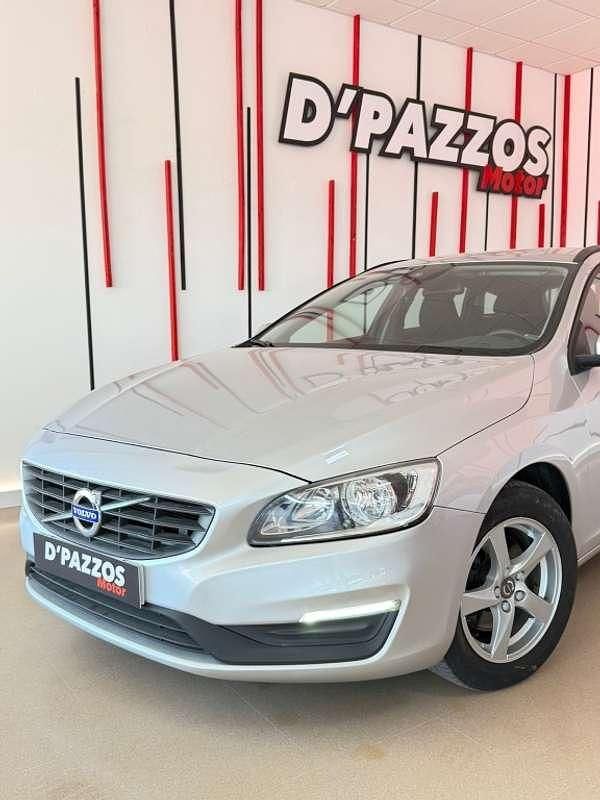 Begagnad Volvo V60 Summum 120 HK (88 kW) 2019 Silver Kombi