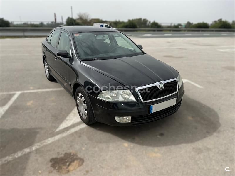Usado Skoda Octavia 105 CV (77 kW) 2005 Negro Berlina