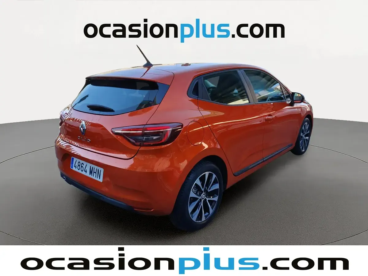 Usado Renault Clio Equilibre 101 CV (74 kW) 2023 Naranja Utilitario