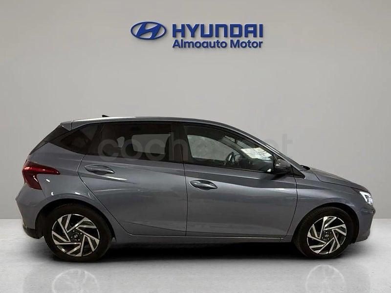 Usado Hyundai i20 100 CV (73 kW) 2025 Azul Utilitario