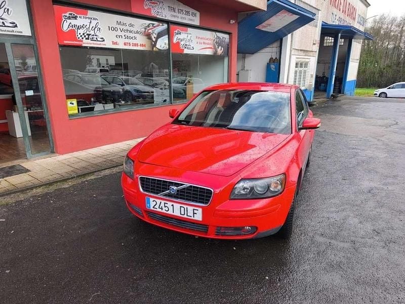 Usado Volvo S40 Summum 109 CV (80 kW) 2005 Rojo Berlina