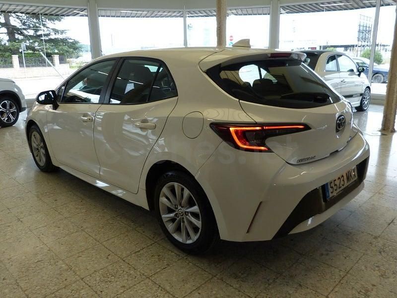 Usado Toyota Corolla Active 140 CV (102 kW) 2023 Blanco Berlina