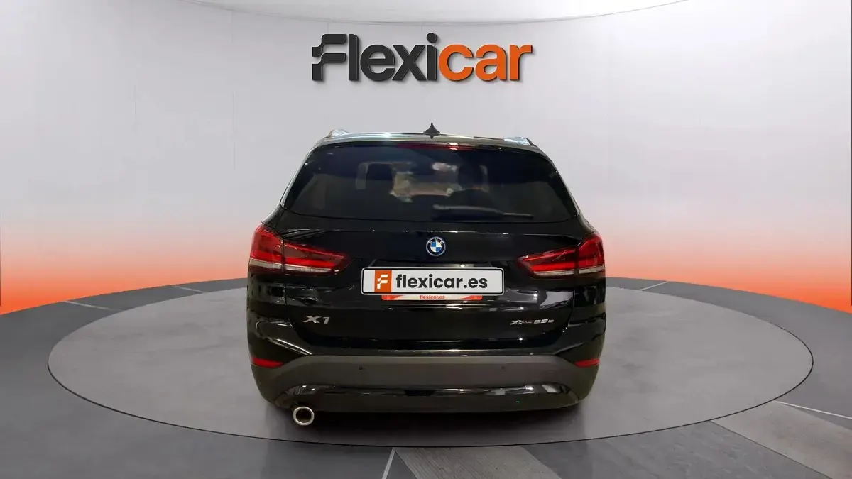 Używany BMW X1 220 KM (161 kW) 2021 Czarny SUV