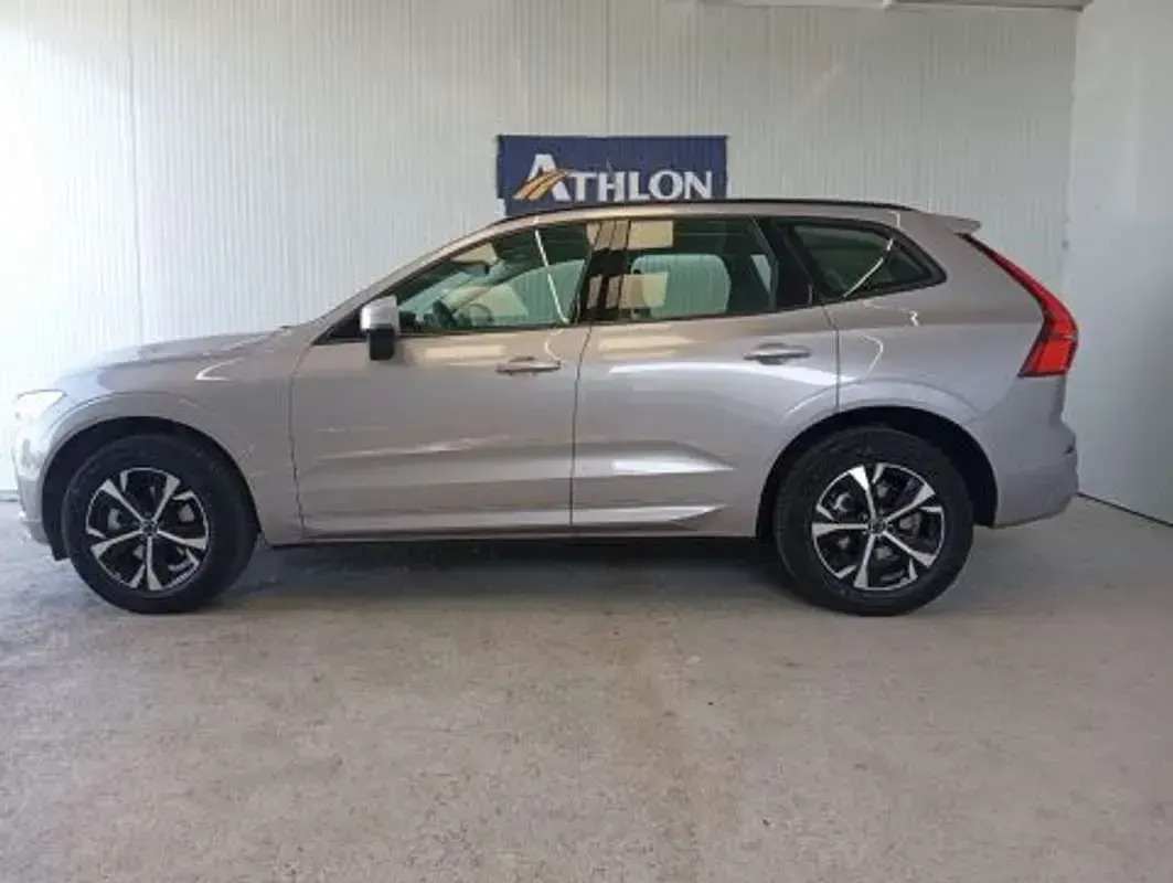 Usado Volvo XC60 Core 252 CV (185 kW) 2025 Gris SUV