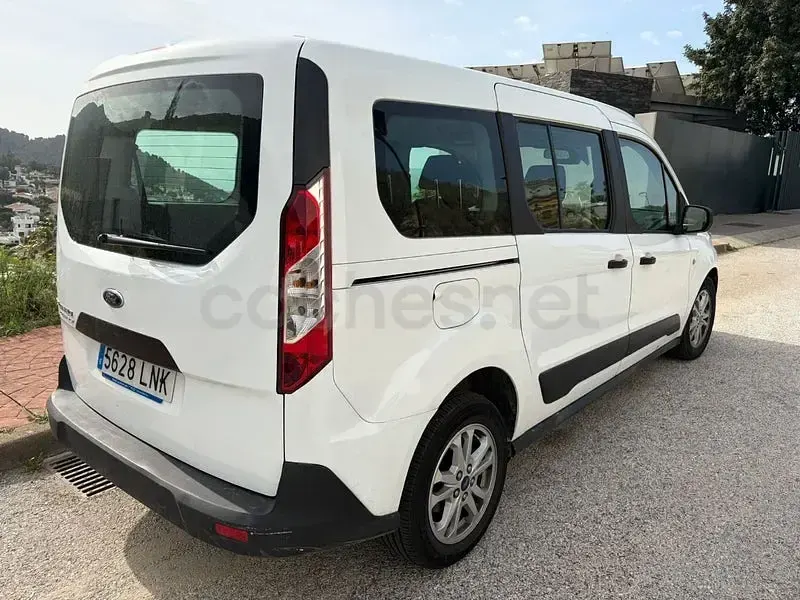 Usado Ford Tourneo Trend 120 CV (88 kW) 2021 Blanco Monovolumen