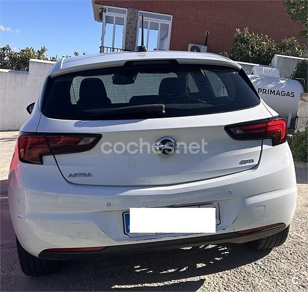 Usado Opel Astra Excellence 136 CV (100 kW) 2017 Blanco Berlina