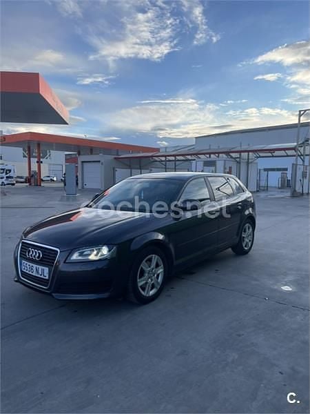 Usado Audi A3 Attraction 105 CV (77 kW) 2010 Negro Utilitario