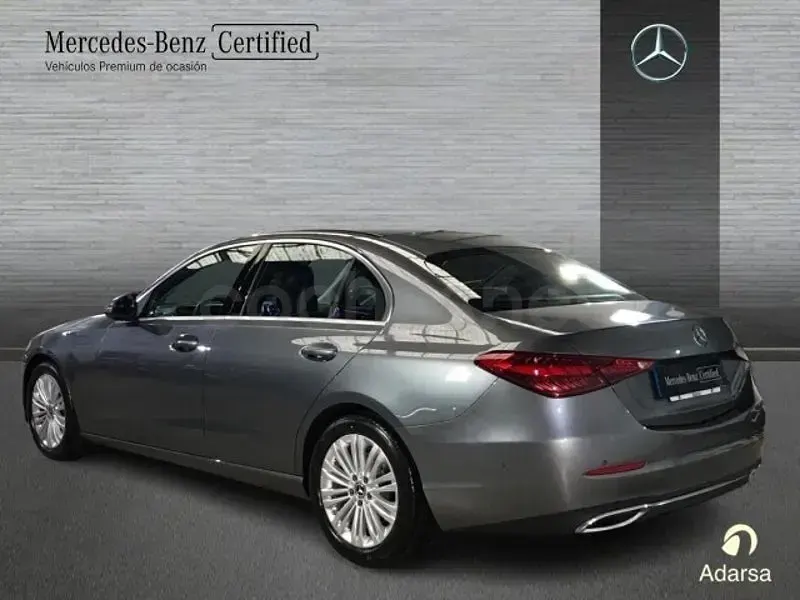 Usado Mercedes C180 170 CV (125 kW) 2024 Gris / plata Berlina