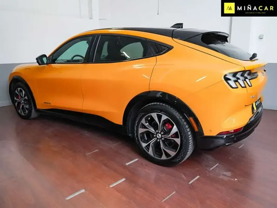 Usado Ford Mustang Mach-E 197 kW (269 CV) 2023 Amarillo SUV