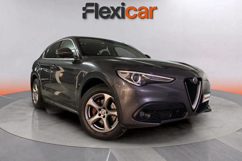 Gris Usado 2017 Alfa Romeo Stelvio Executive SUV | 18.170 € (Precio justo) - Imagen 1/4