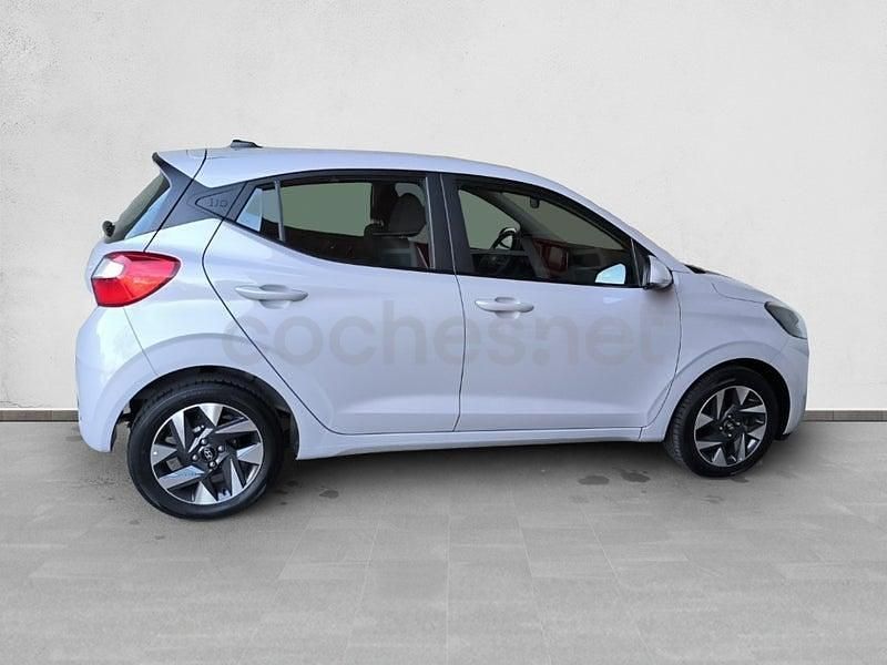 Nuevo Hyundai i10 63 CV (46 kW) 2025 Gris / plata Utilitario