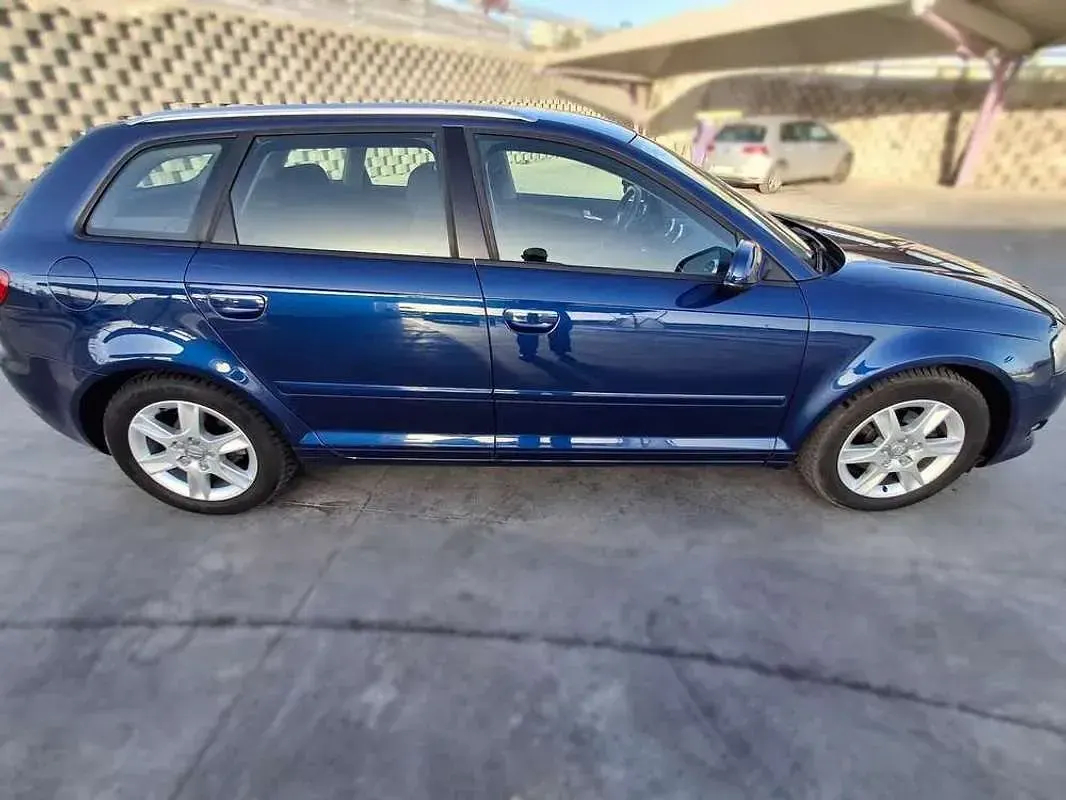 Usado Audi A3 Sportback Ambiente 105 CV (77 kW) 2013 Azul Utilitario