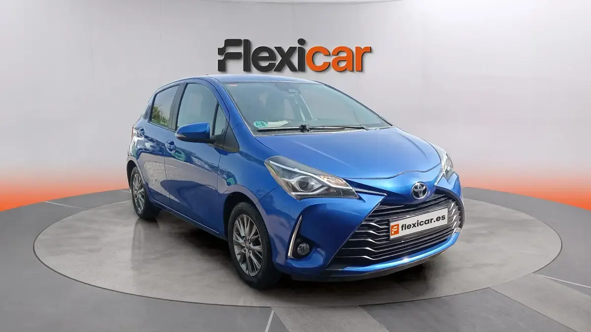 Usado Toyota Yaris Active 69 CV (50 kW) 2019 Azul Berlina