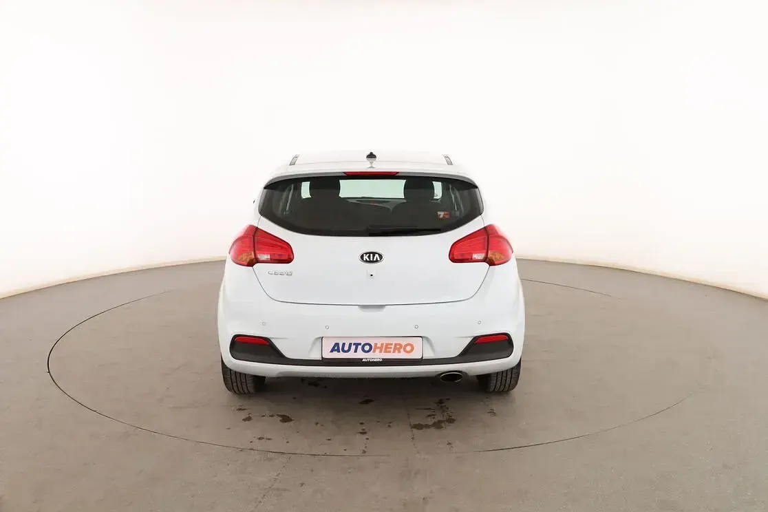 Usado Kia Ceed 100 CV (73 kW) 2014 Blanco Utilitario