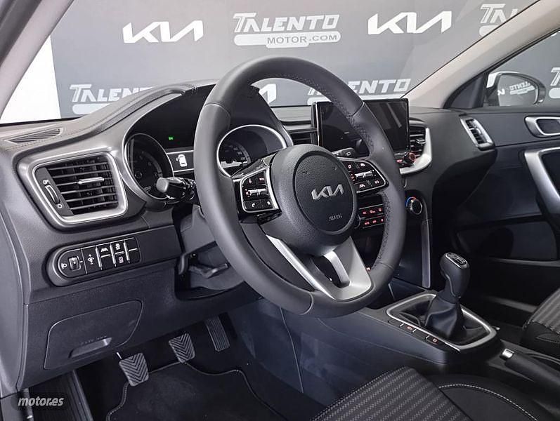 Usado Kia Ceed 100 CV (73 kW) 2024 Blanco Utilitario